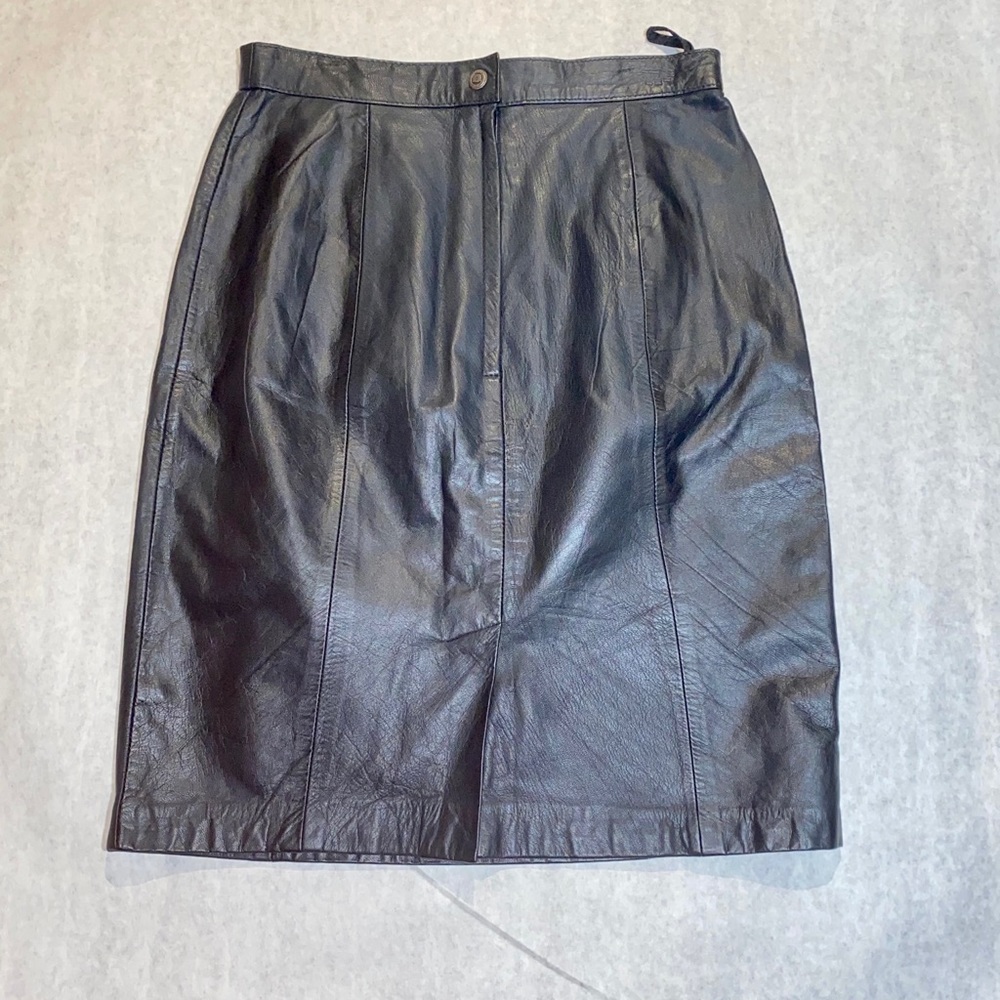 EXPRESS Black faux leather skirt